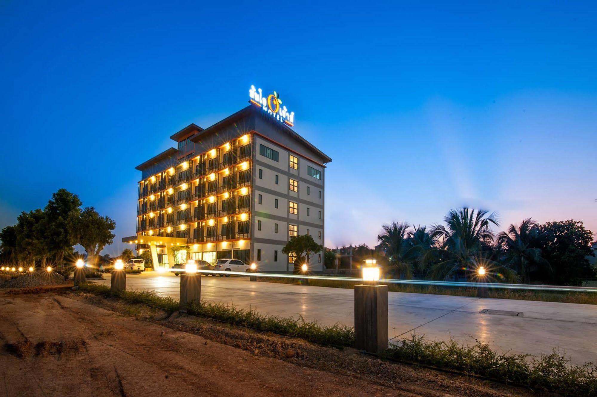 Som-O House Hotel Nakhon Ratchasima Ngoại thất bức ảnh