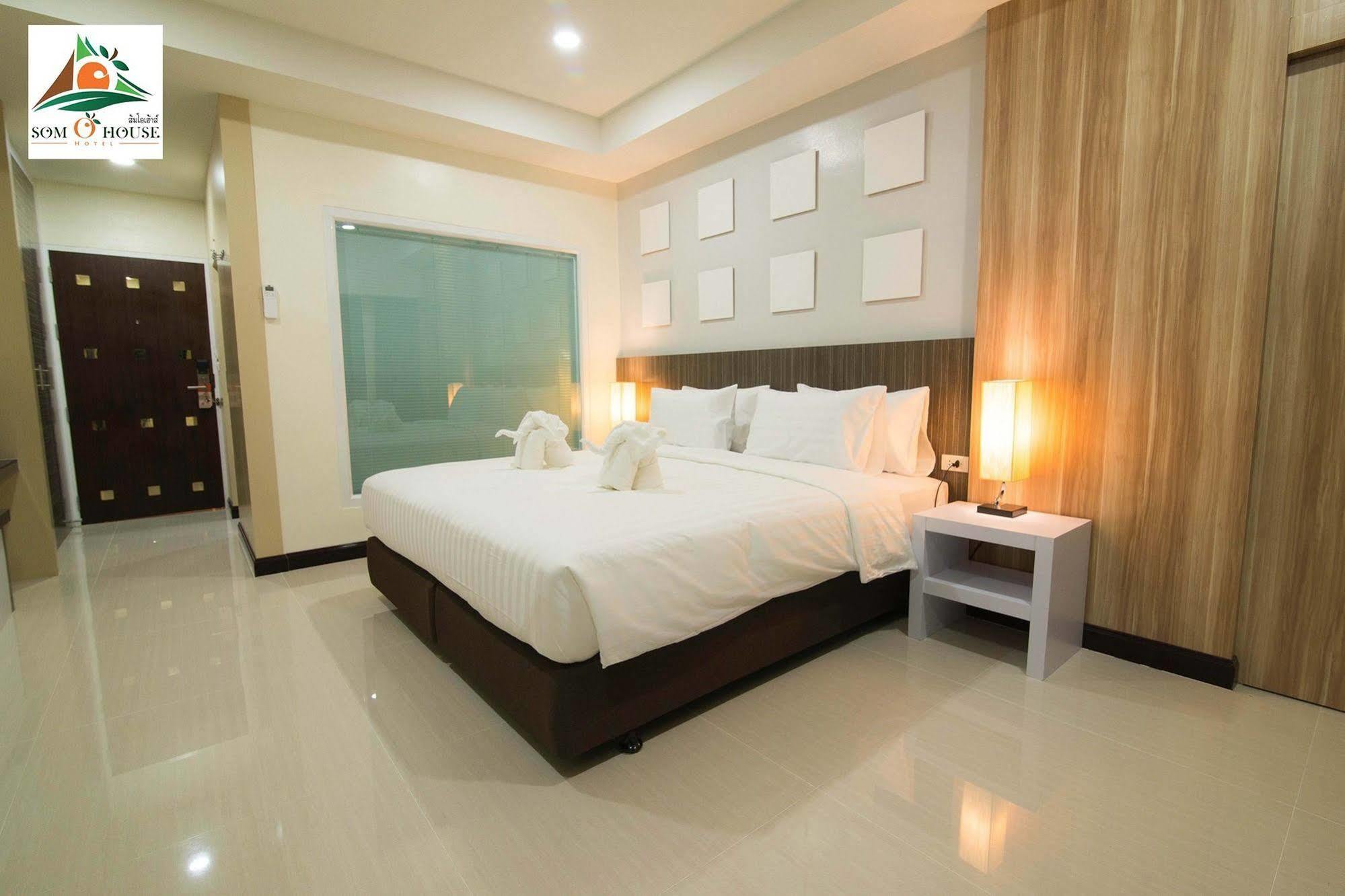 Som-O House Hotel Nakhon Ratchasima Ngoại thất bức ảnh