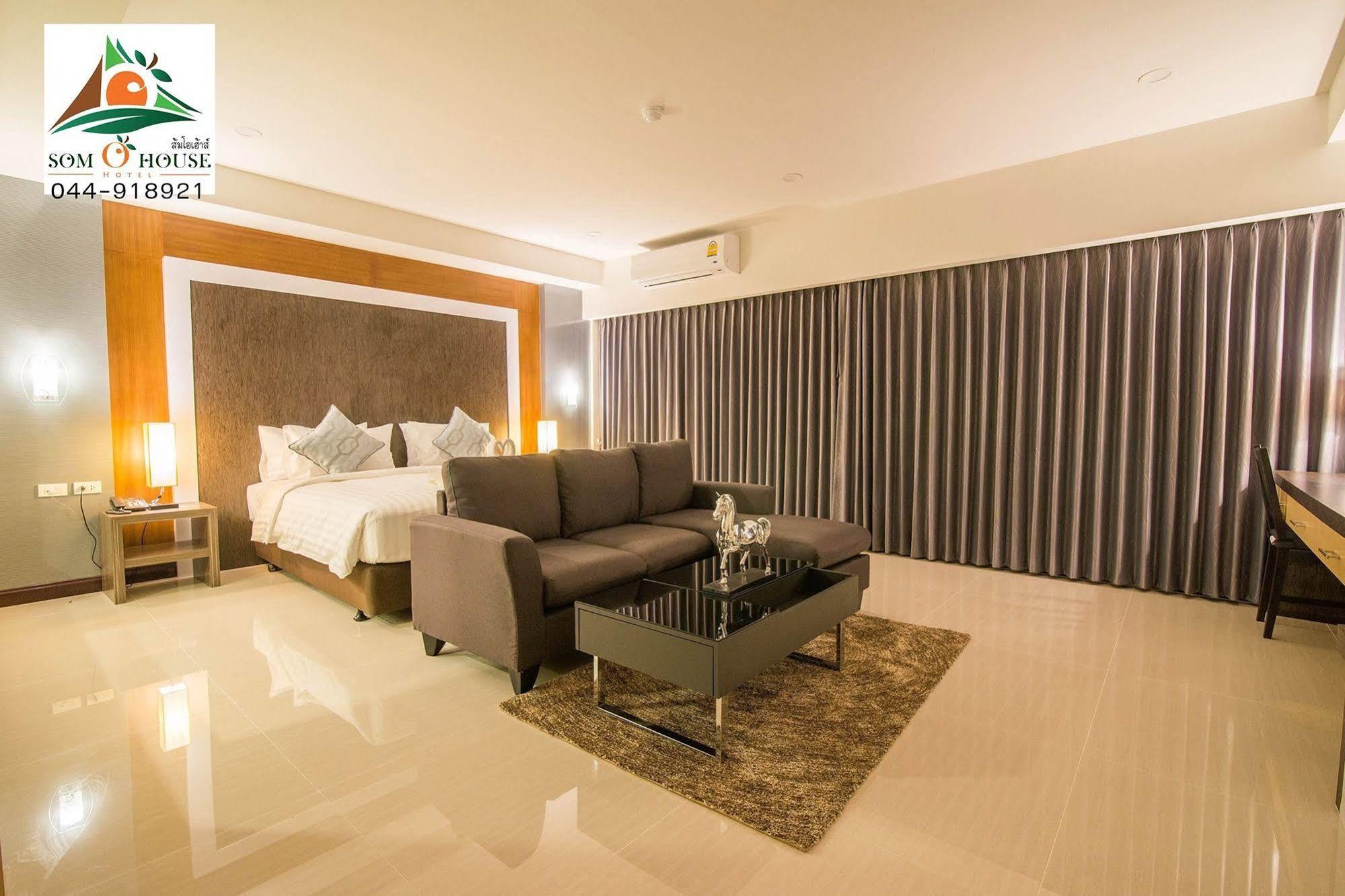 Som-O House Hotel Nakhon Ratchasima Ngoại thất bức ảnh