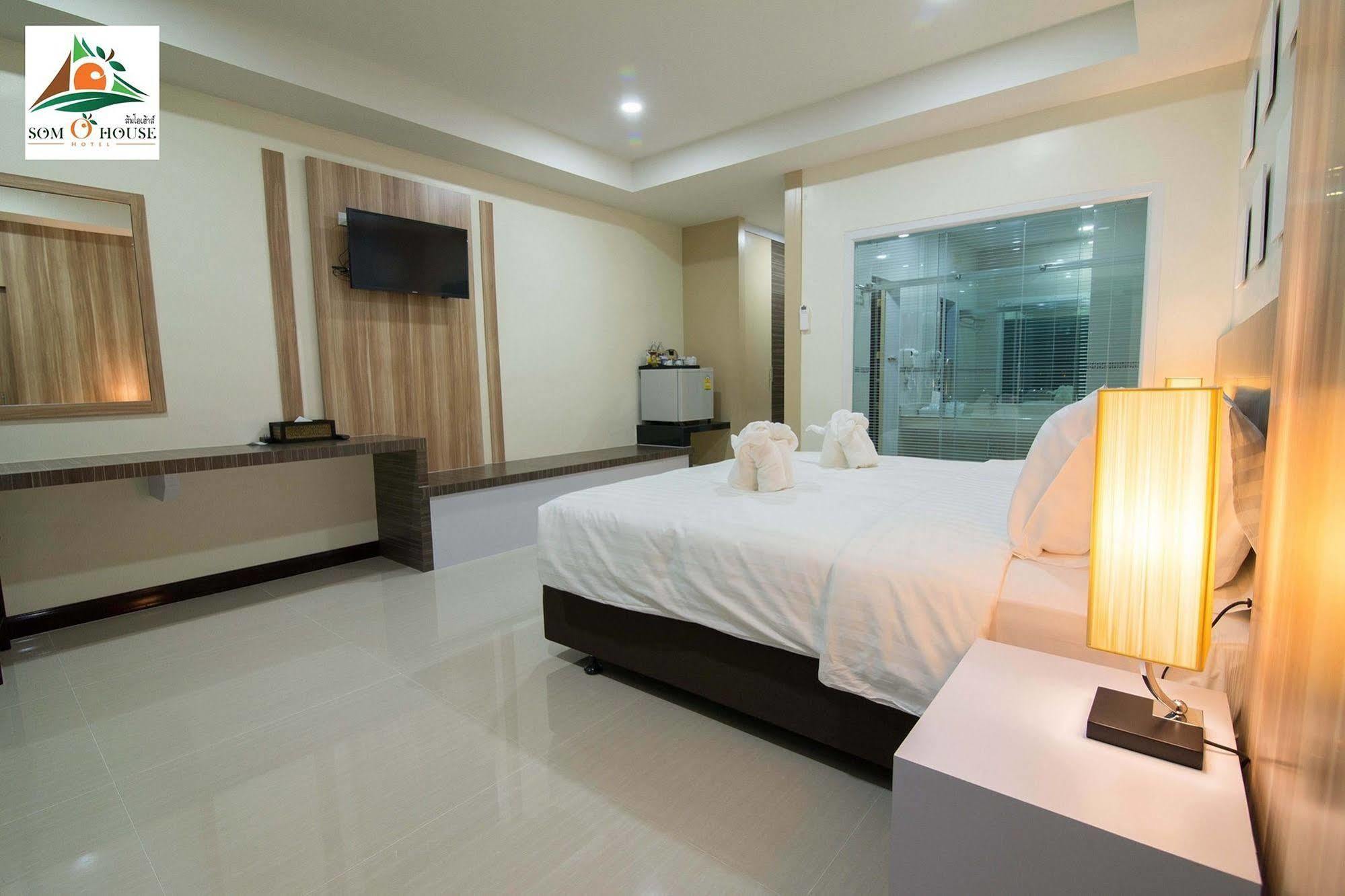 Som-O House Hotel Nakhon Ratchasima Ngoại thất bức ảnh